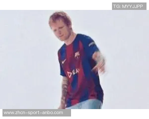 黄老板分享8岁与34岁穿巴萨球衣对比照引发粉丝热议 黄老板分享8岁与34岁穿巴萨球衣对比照引发粉丝热议
