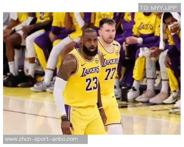 詹姆斯本周将与南湾湖人队合练今日未安排训练活动 詹姆斯本周将与南湾湖人队合练今日未安排训练活动